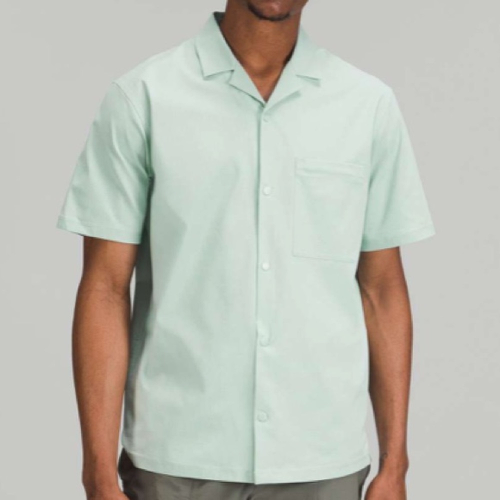 Lululemon Green Button Down Short Sleeve Shirt | Size Small